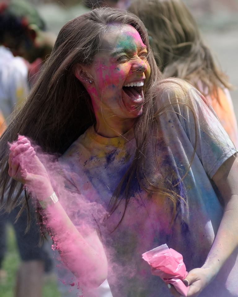 CU student celebrates holi