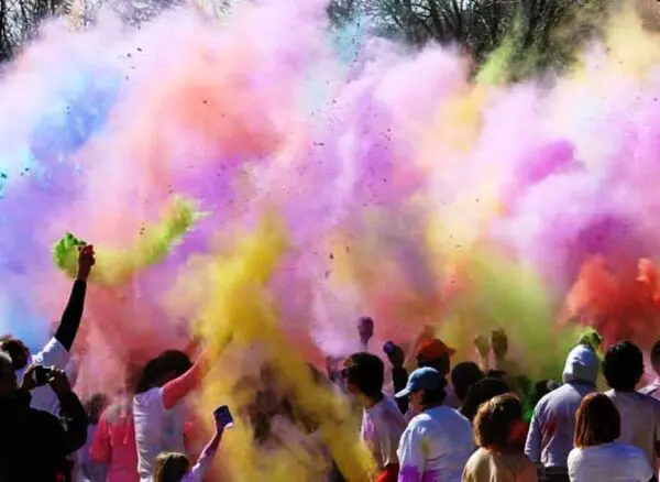 color powder toss