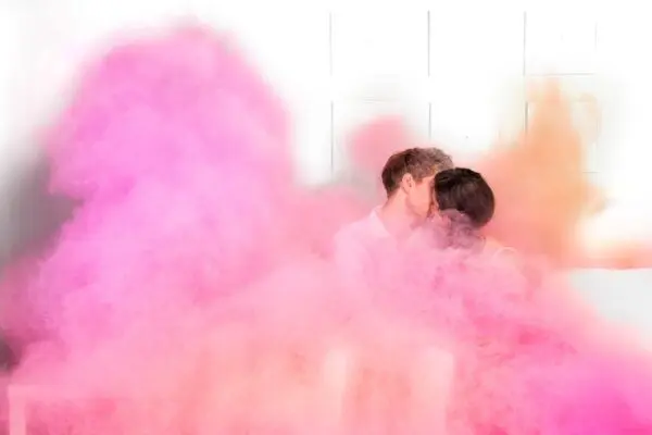 Gramovax with color powder in advertising. PurColour