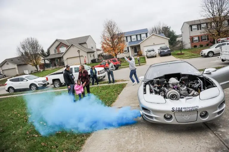 PurColour Gender Reveal using a car