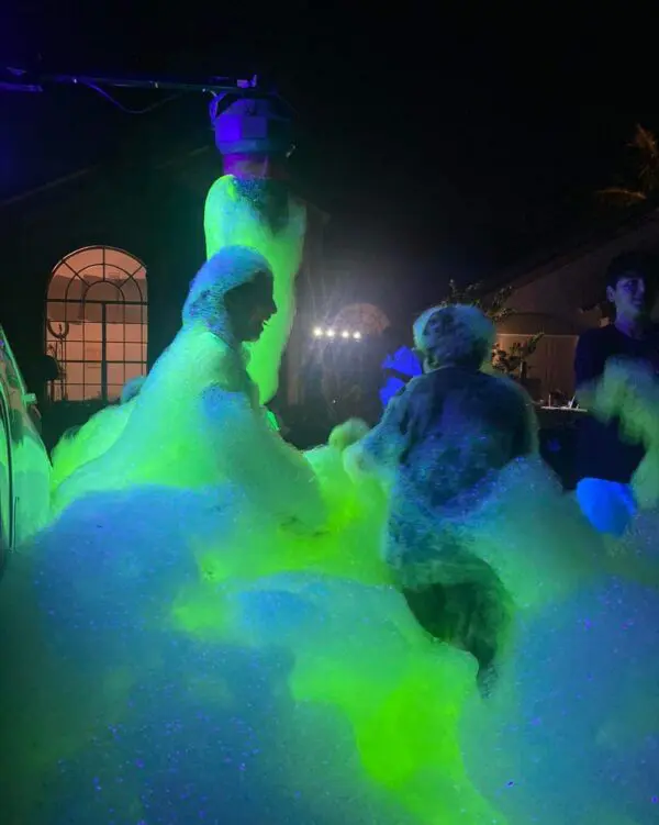 UV Fun Foam Powder |  2 oz. Makes | 65 Gallons - Image 3
